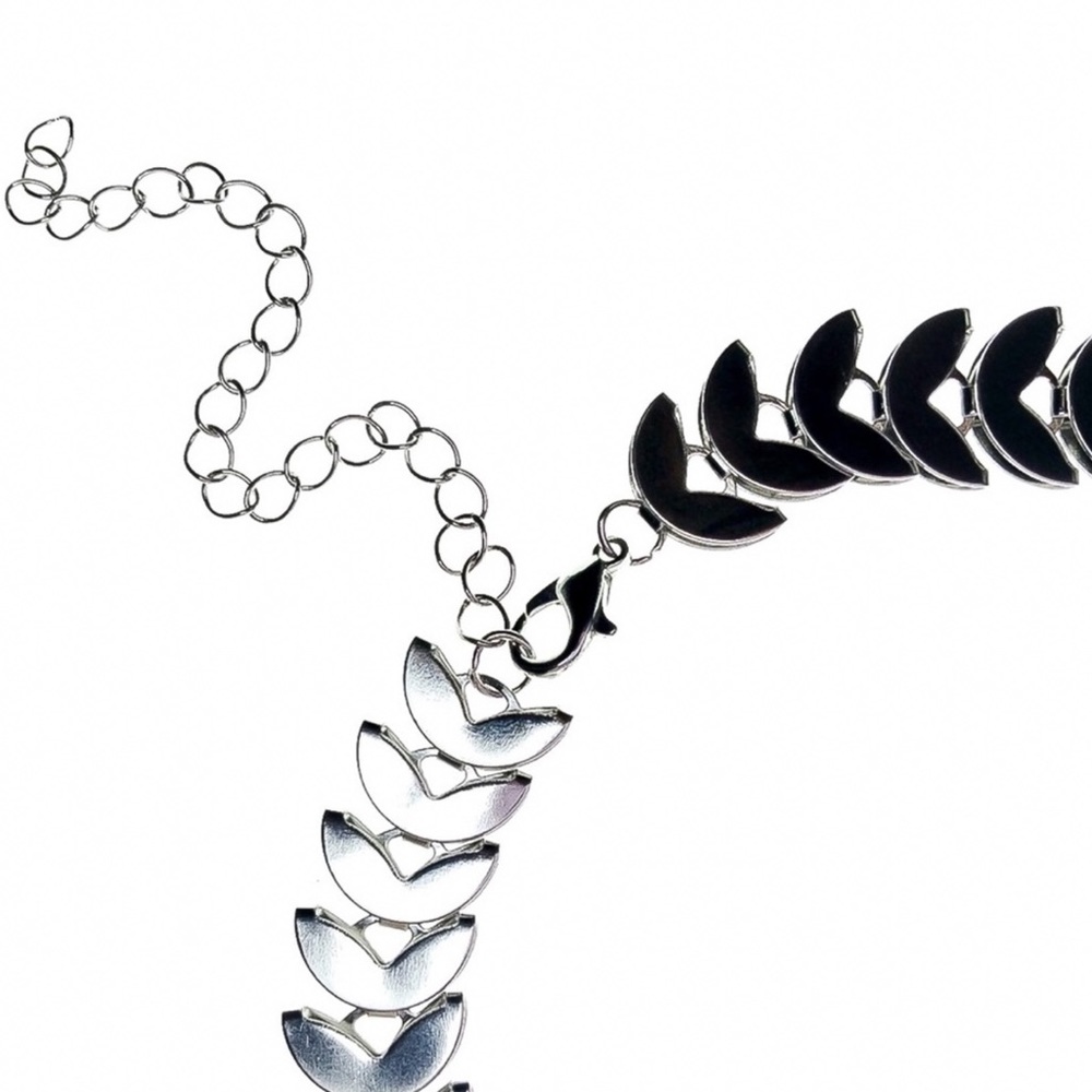CLEARANCE! Silver Fishbone Choker Necklace - Picture 4 of 7